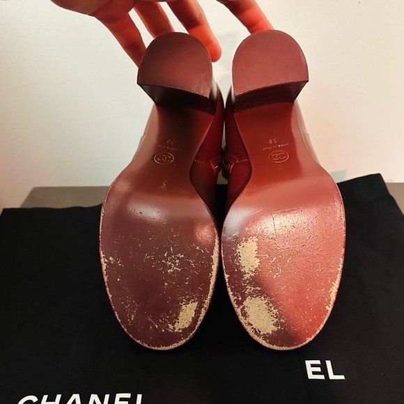 CHANEL BURGUNDY CALFSKIN ANKLE BOOTIE WITH BEADED CC EMBELLISHMENT - Picture 5 of 10